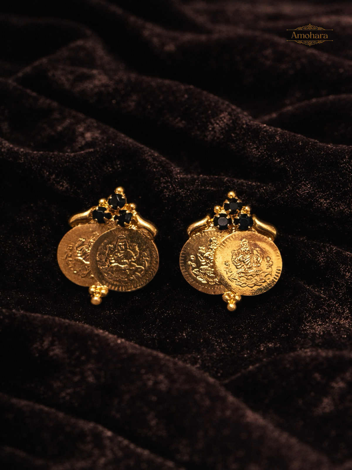 Lakshmi coin Dual stud Black stone
