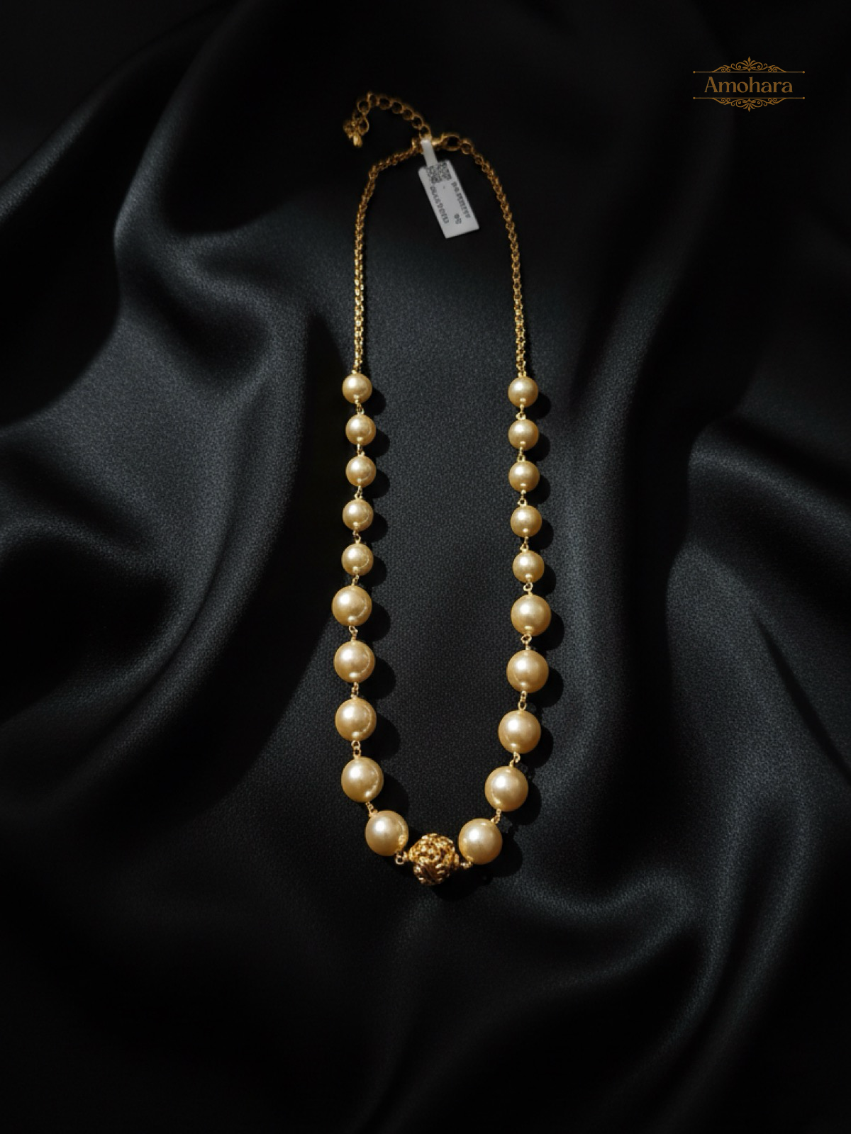Golden Pearl Classic Necklace