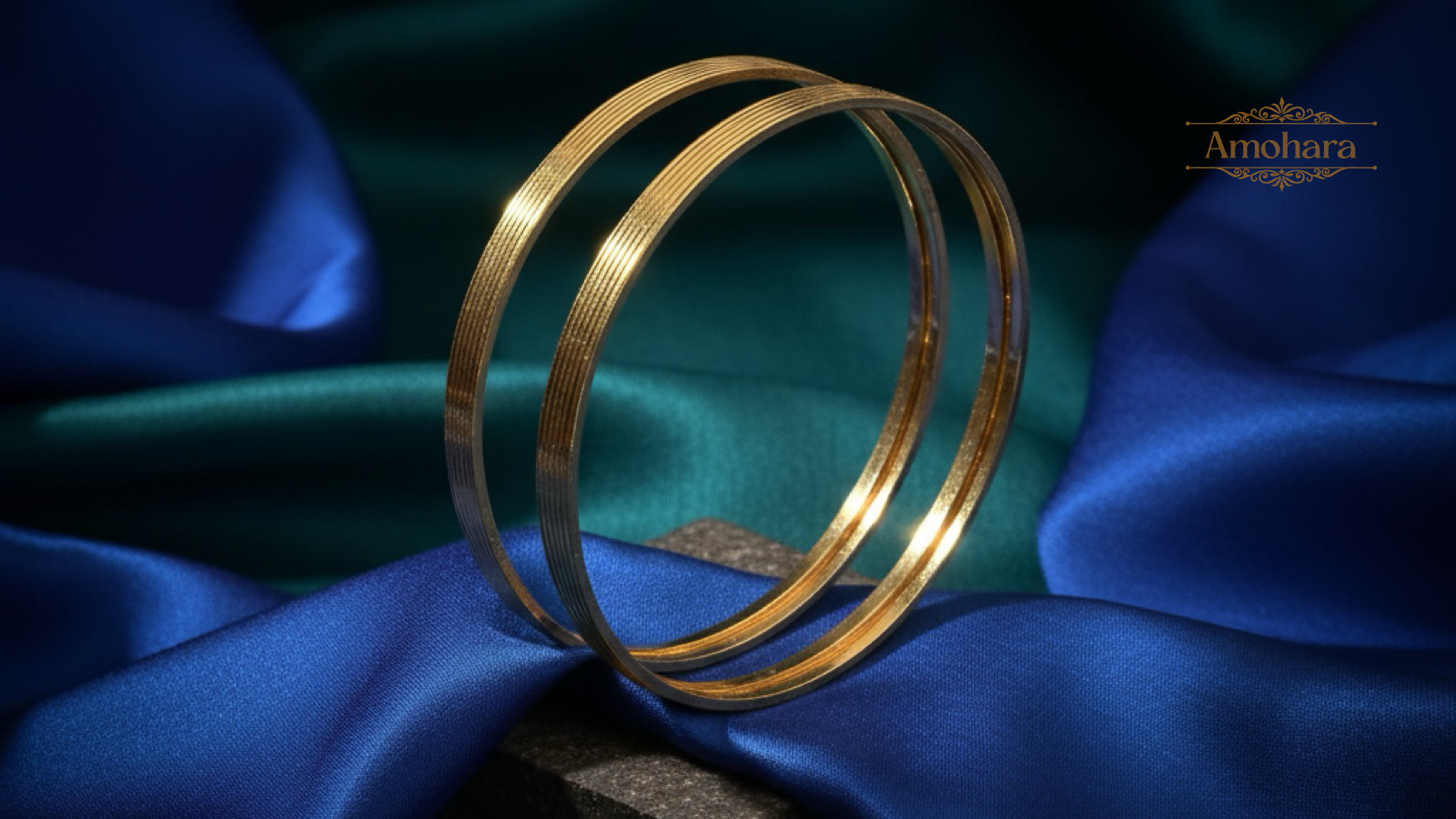 Elegant Stripe Gold Bangles