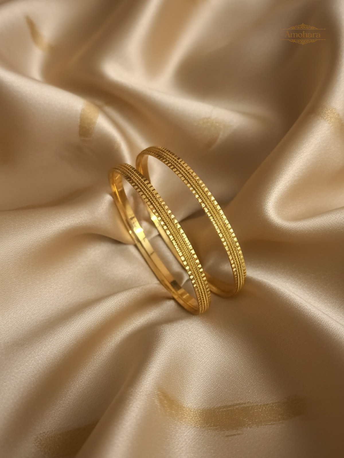Elegant Texture Line Bangles